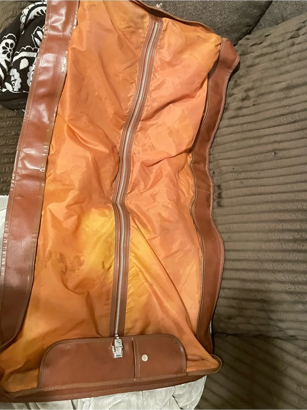 Classic Brown Leather Garment Bag - Men's Travel Organizer